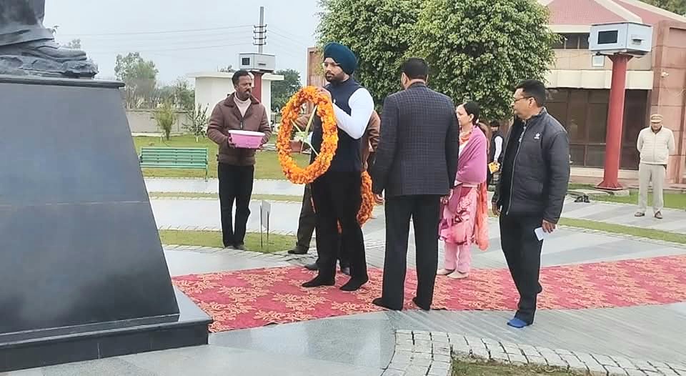 Deputy Commissioner Ankurjit Singh pays tribute at Khatkar Kalan